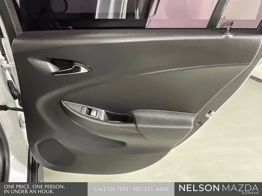 Used 2018 Chevrolet Volt LT w/ Comfort Package FWD image 22