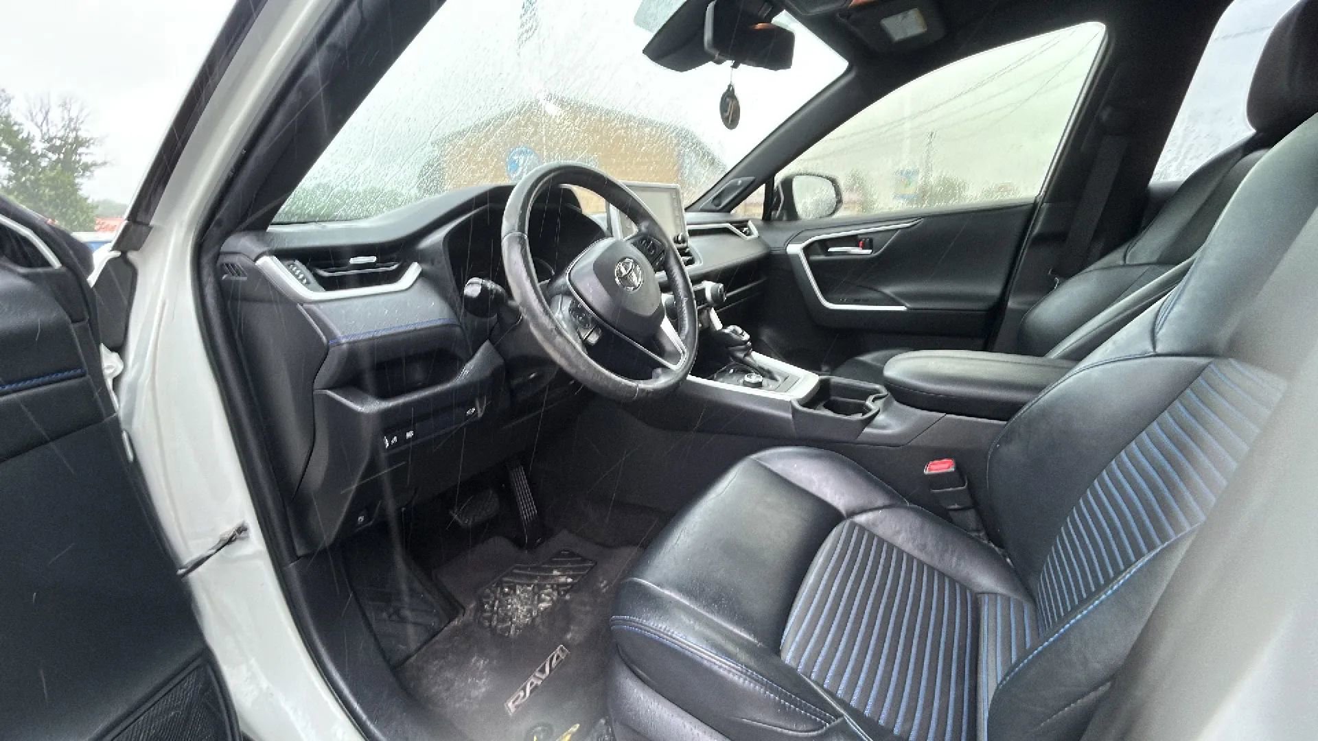 Used 2019 Toyota RAV4 XSE AWD/4WD image 2