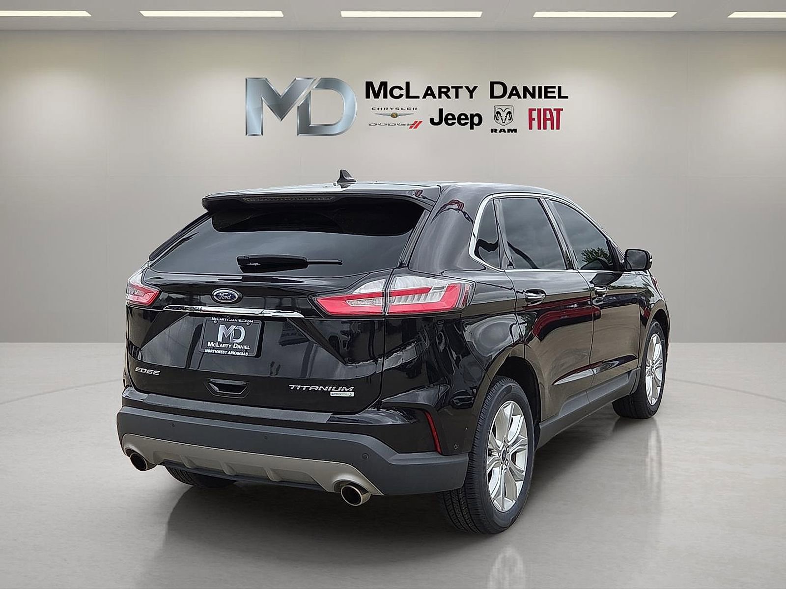 Used 2020 Ford Edge Titanium w/ Equipment Group 301A FWD image 5