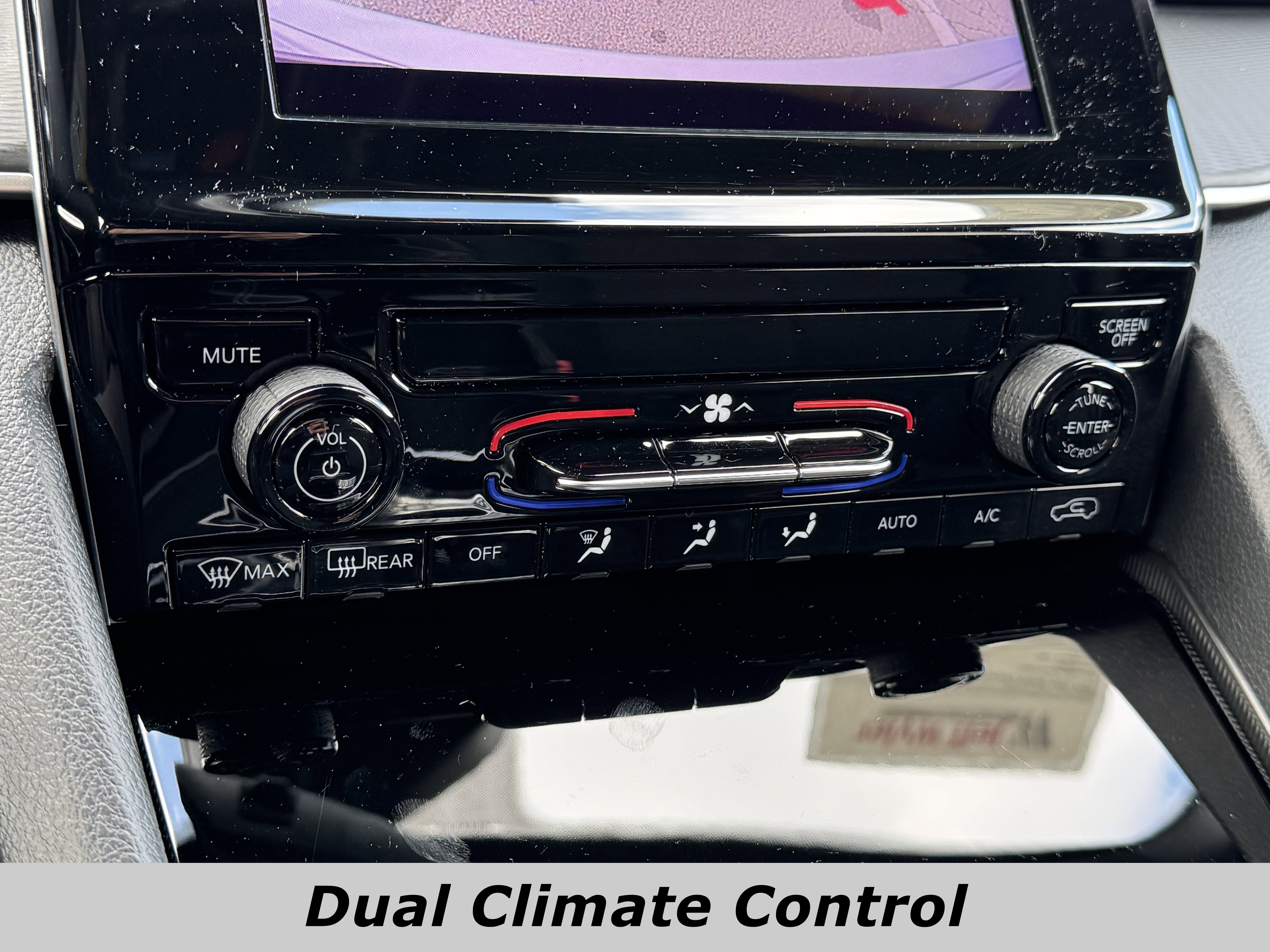 Used 2024 Jeep Grand Cherokee Laredo w/ MOPAR Finishing Package image 9