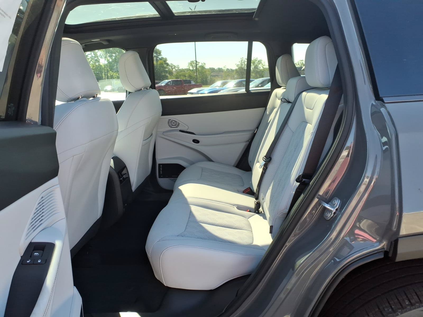 New 2026 Jeep Cherokee Overland AWD/4WD image 29