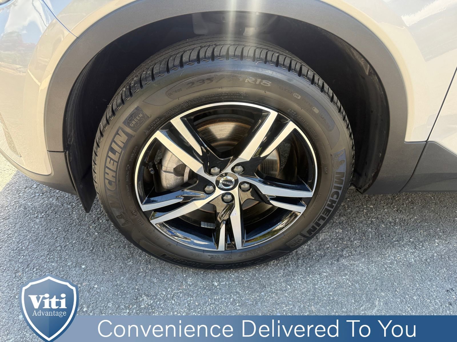 Certified 2023 Volvo XC40 B5 Plus w/ Climate Package AWD/4WD image 12