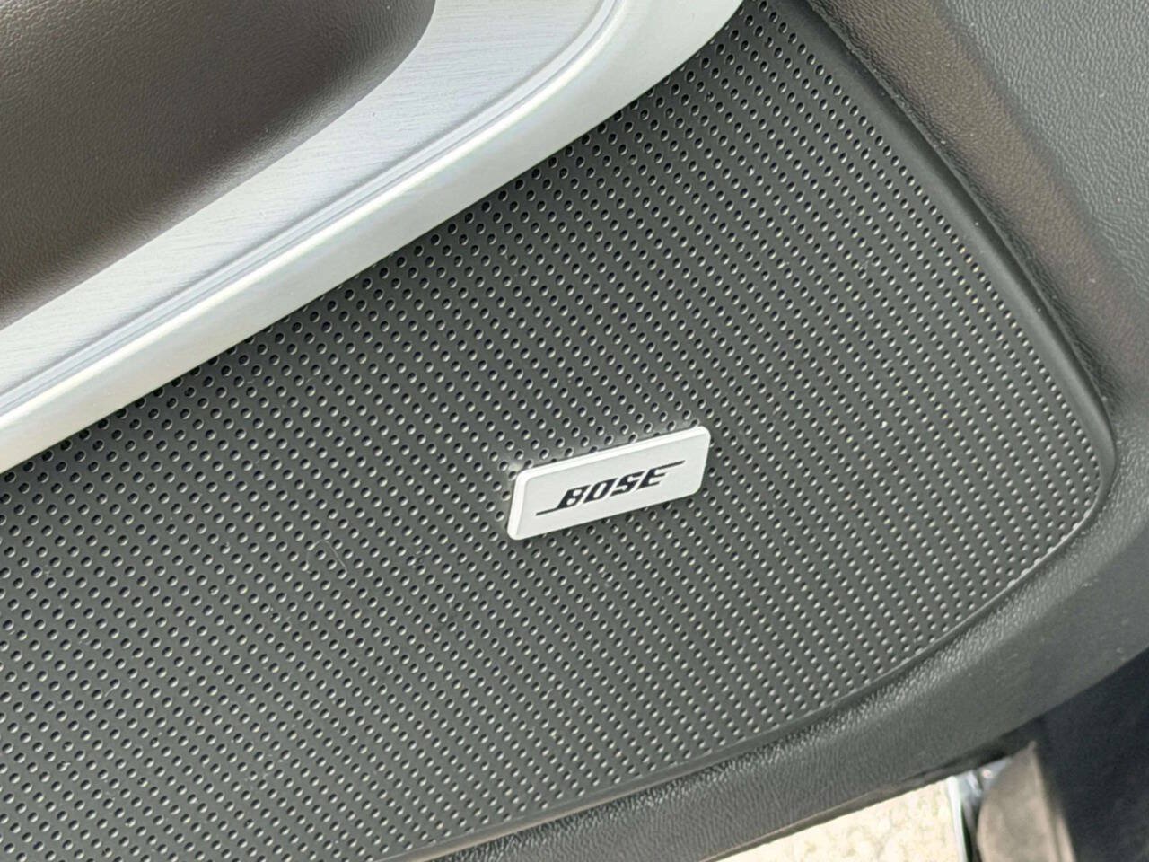 Used 2018 Chevrolet Camaro SS RWD image 12