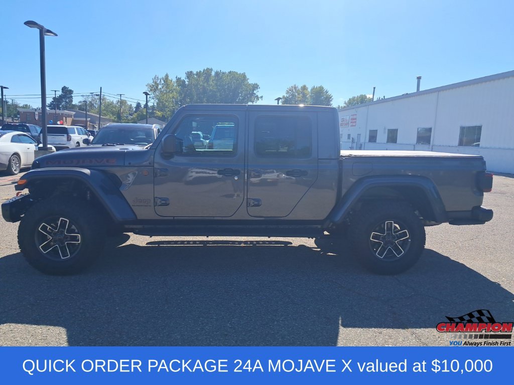 Used 2025 Jeep Gladiator Mojave AWD/4WD image 2