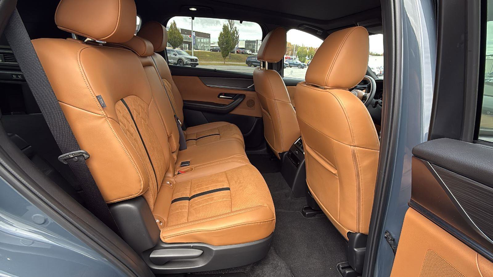 Certified 2025 MAZDA CX-70 3.3 Turbo S w/ Premium Plus image 19