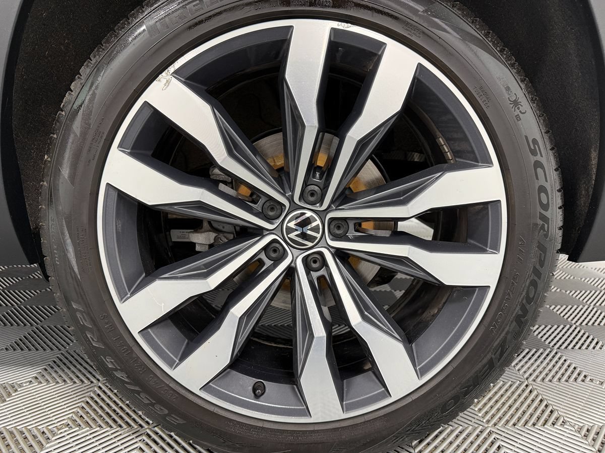 Used 2022 Volkswagen Atlas SEL Premium R-Line AWD/4WD image 38