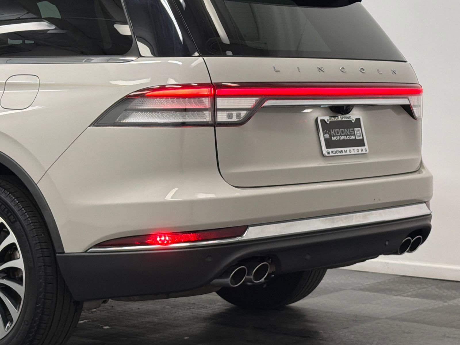 Certified 2023 Lincoln Aviator AWD w/ Premium Package image 7