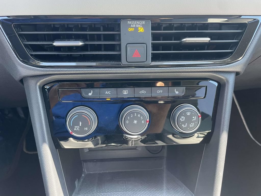 Certified 2023 Volkswagen Taos SE w/ Black Wheel Package AWD/4WD image 25