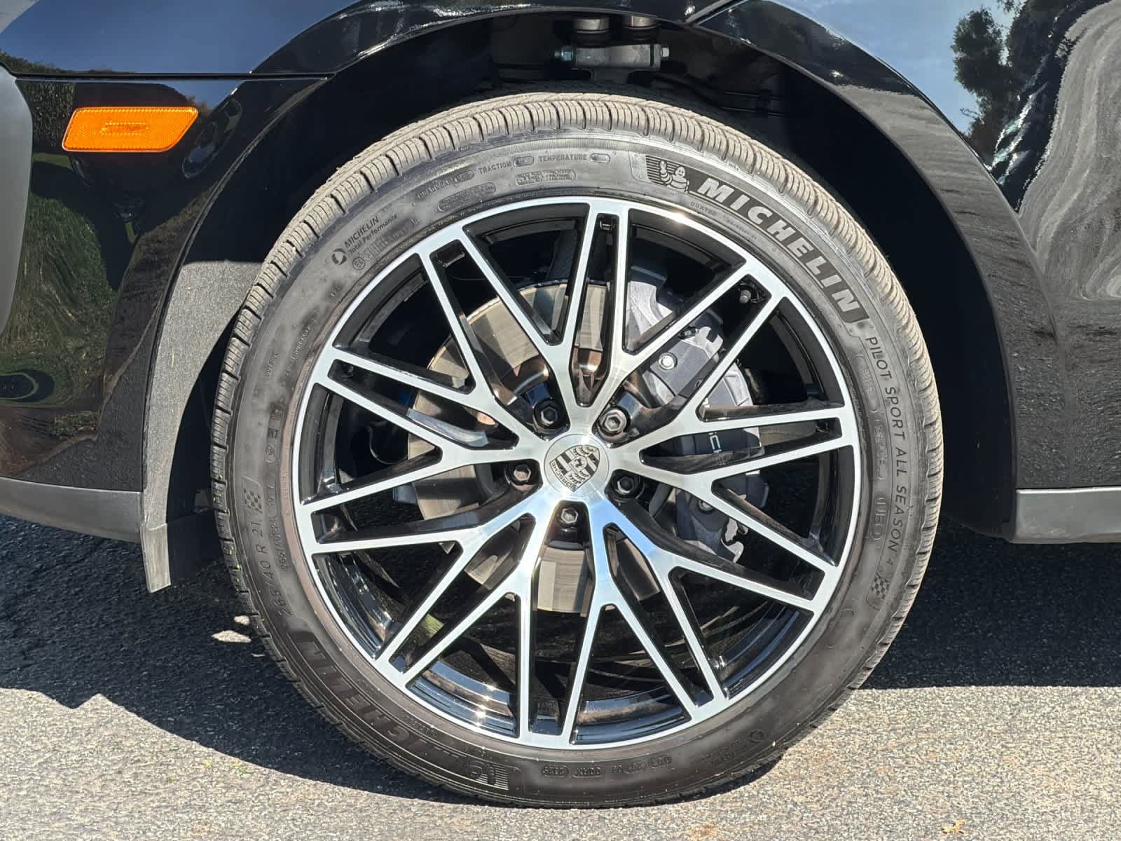New 2026 Porsche Macan Turbo AWD/4WD image 30