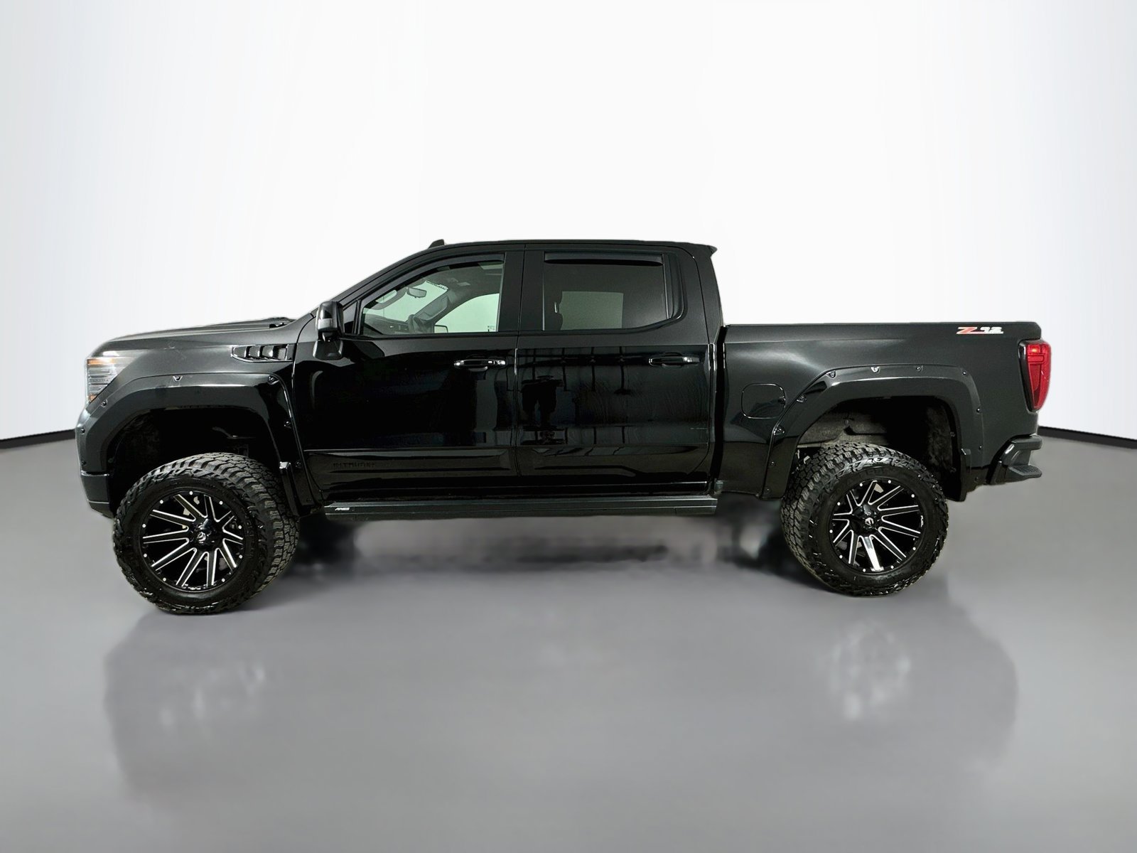 Used 2023 GMC Sierra 1500 AT4 w/ AT4 Premium Package AWD/4WD image 8