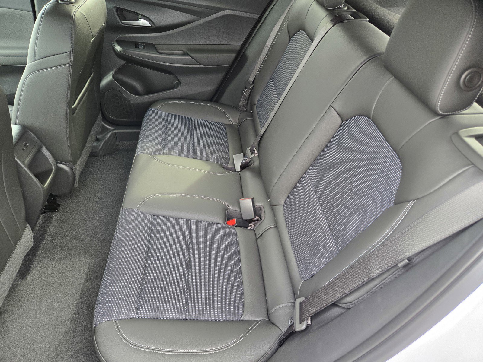 New 2026 Buick Envista Preferred FWD image 6