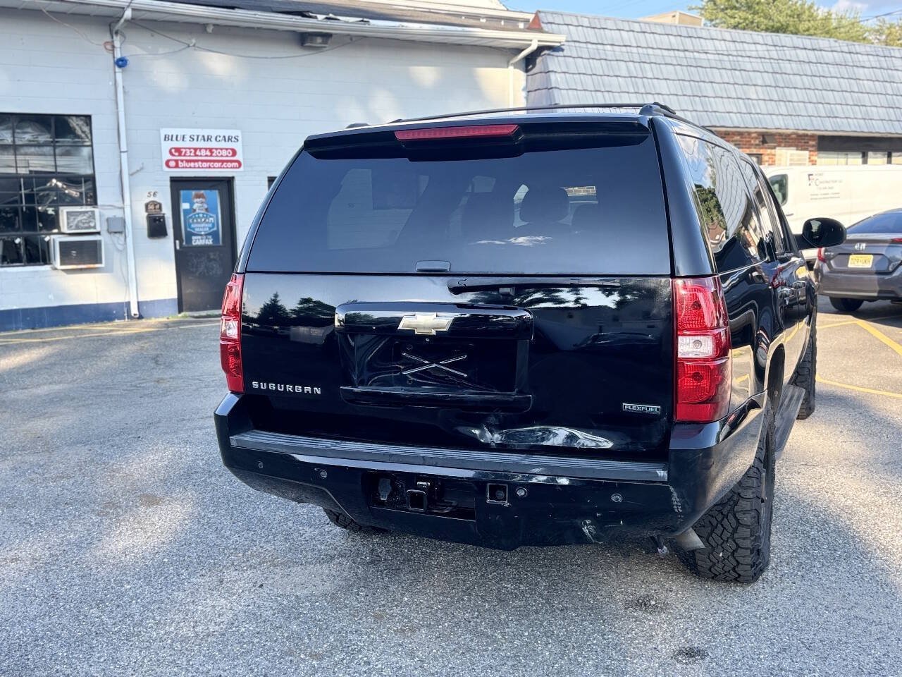 Used 2011 Chevrolet Suburban LT AWD/4WD image 7