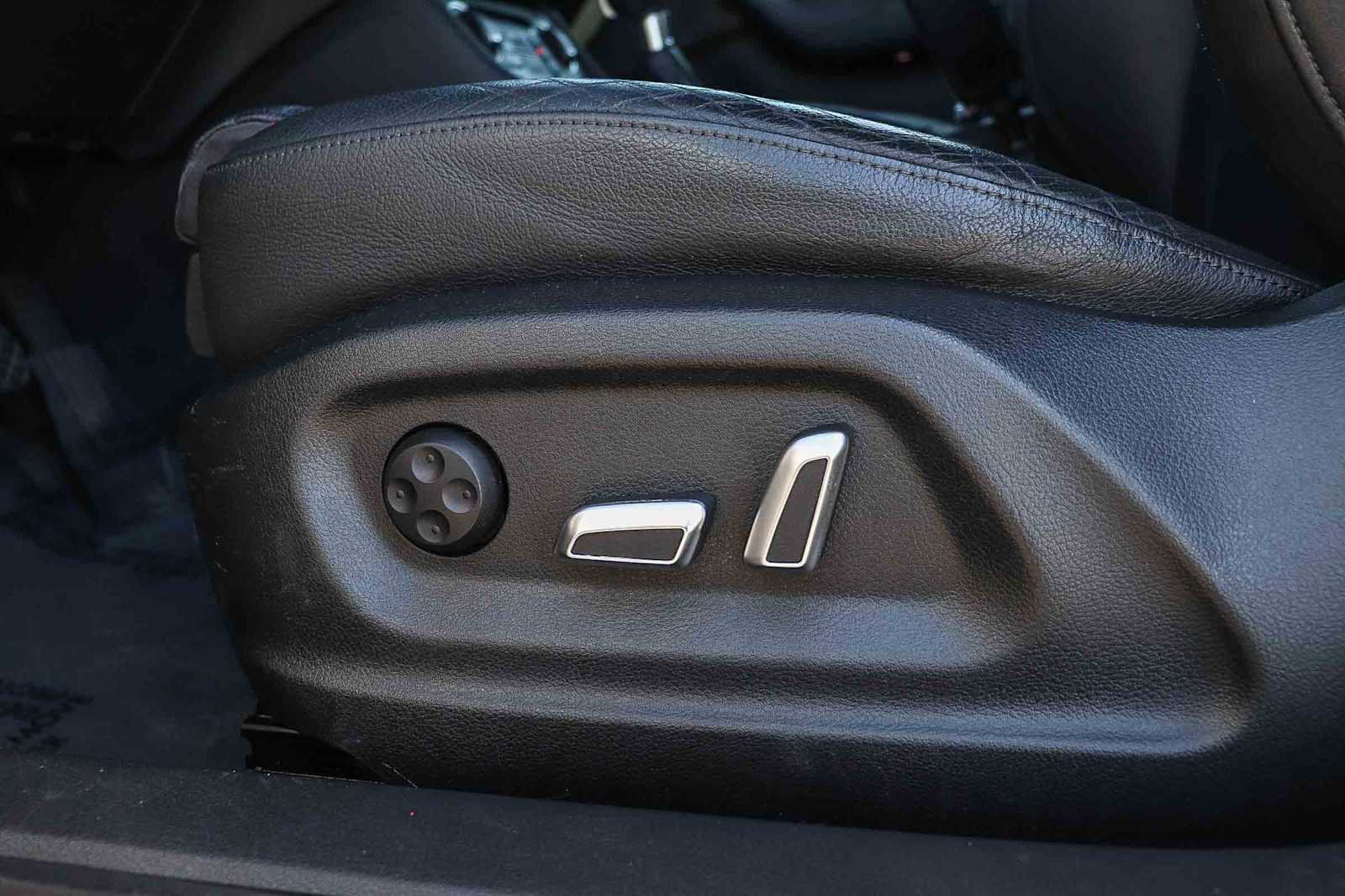 Used 2018 Audi Q3 2.0T Premium Plus w/ Premium Plus Package image 28