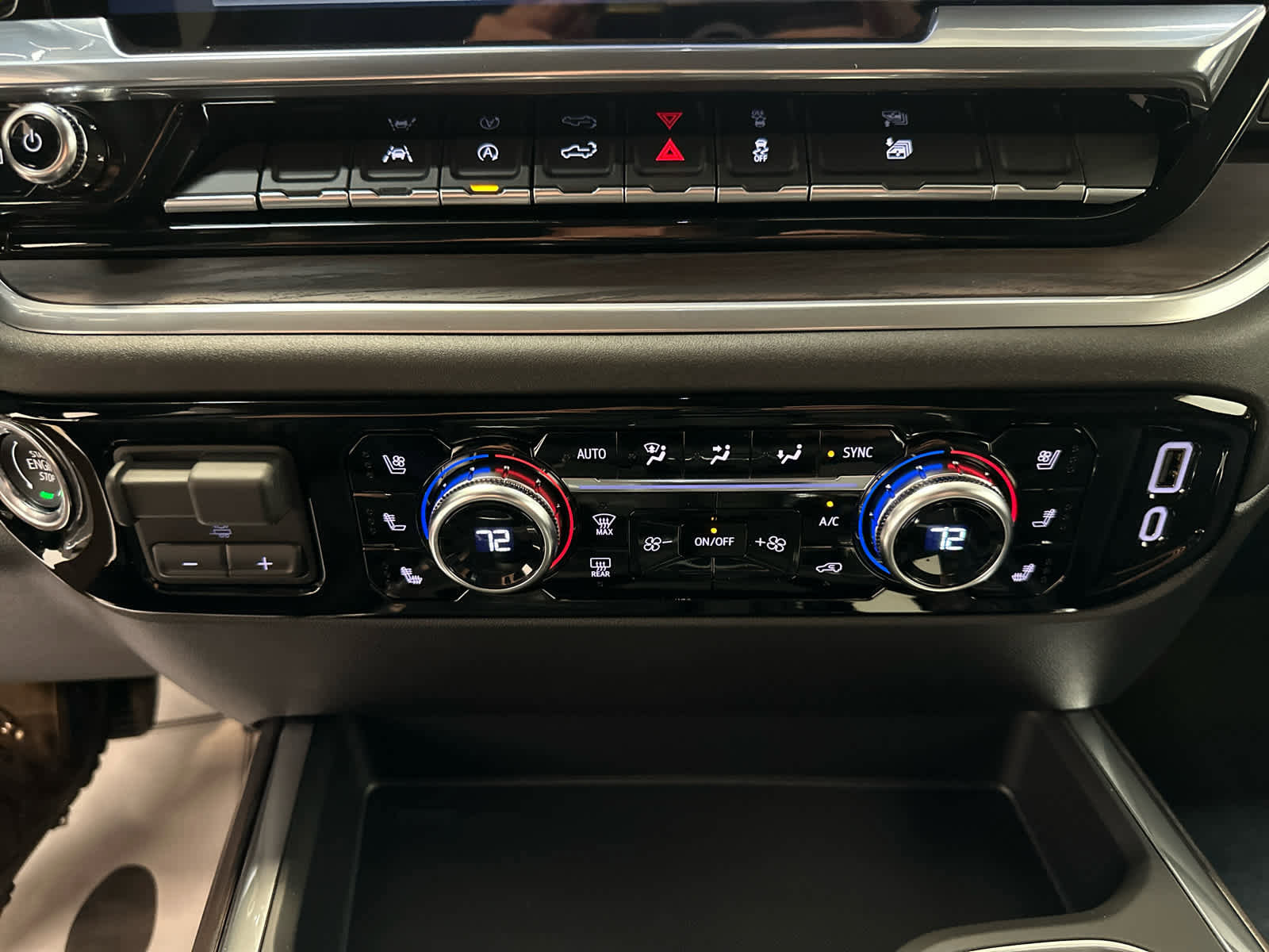 New 2026 GMC Sierra 1500 SLT w/ SLT Convenience Package image 18