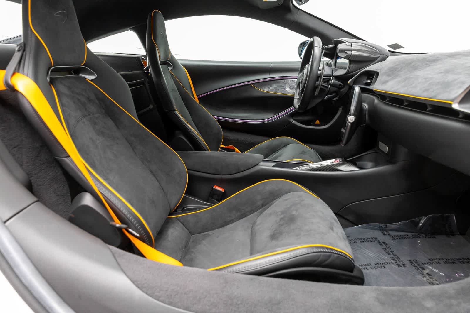 Used 2023 McLaren Artura RWD image 11