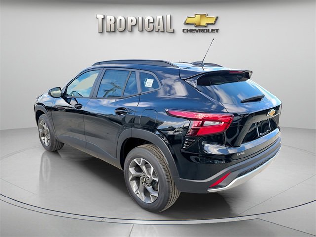 New 2026 Chevrolet Trax LT w/ Driver Confidence Package image 2