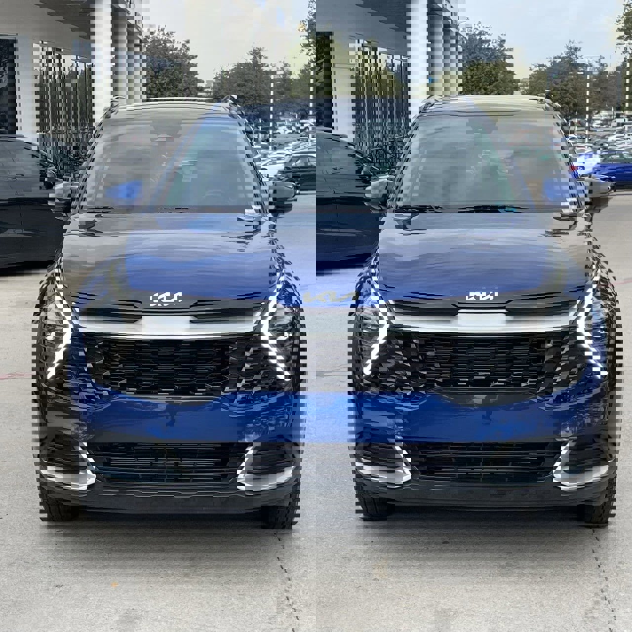 Used 2025 Kia Sportage EX w/ Premium Package image 6