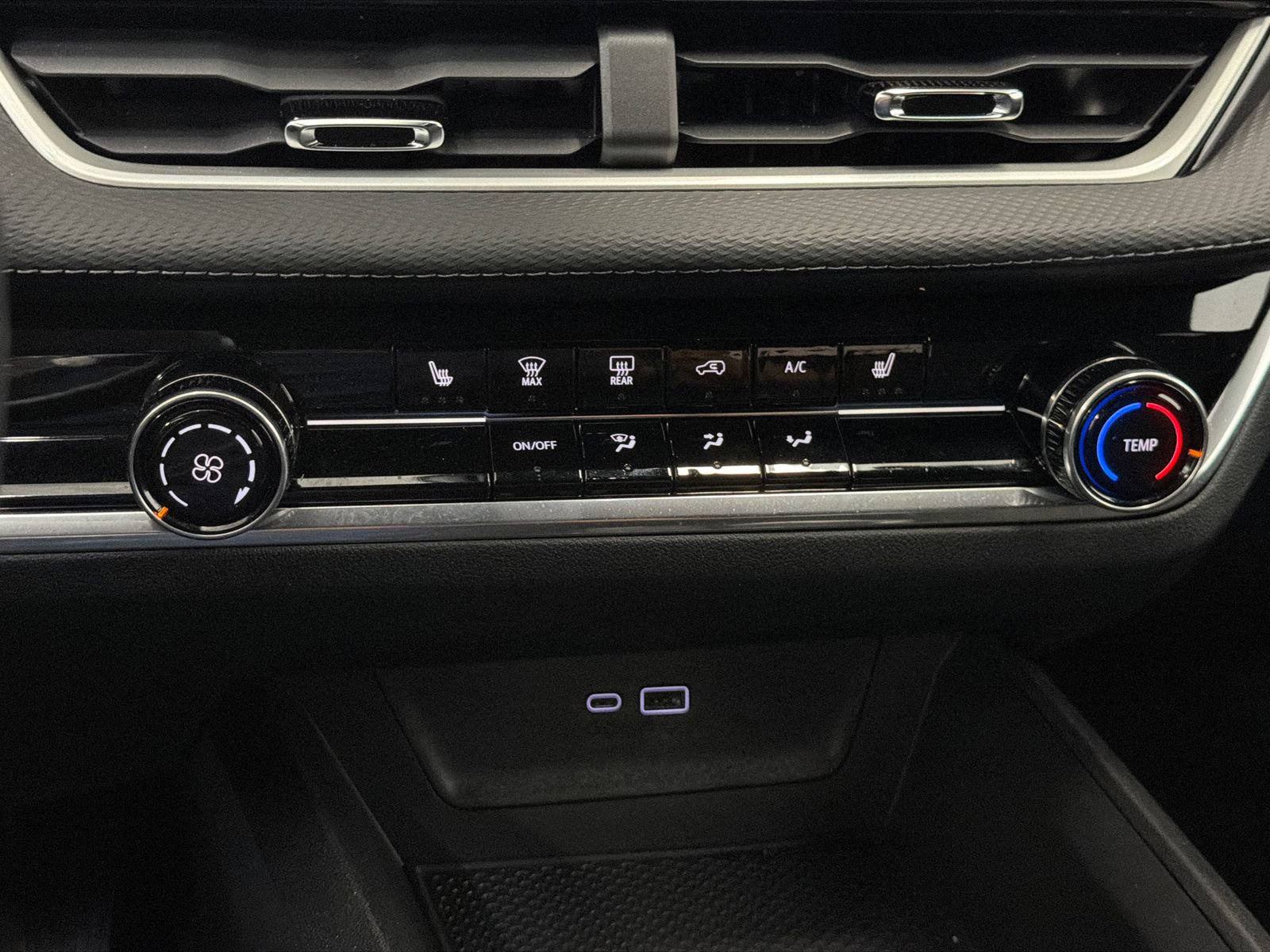 Used 2026 Chevrolet Equinox LT FWD image 25