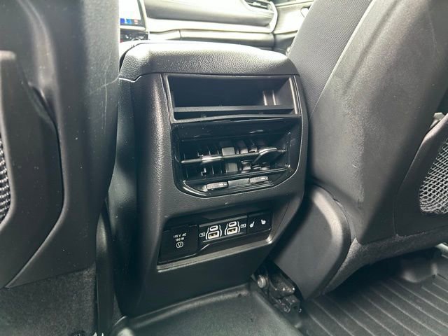 Used 2023 Jeep Grand Cherokee Limited w/ Luxury Tech Group II image 24