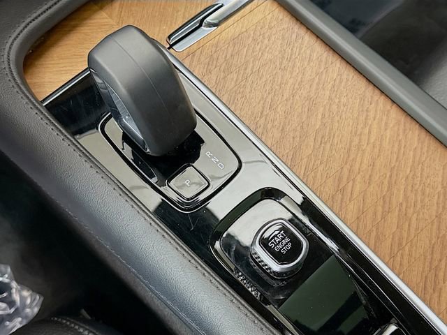 Used 2023 Volvo XC90 B6 Core w/ Climate Package image 19