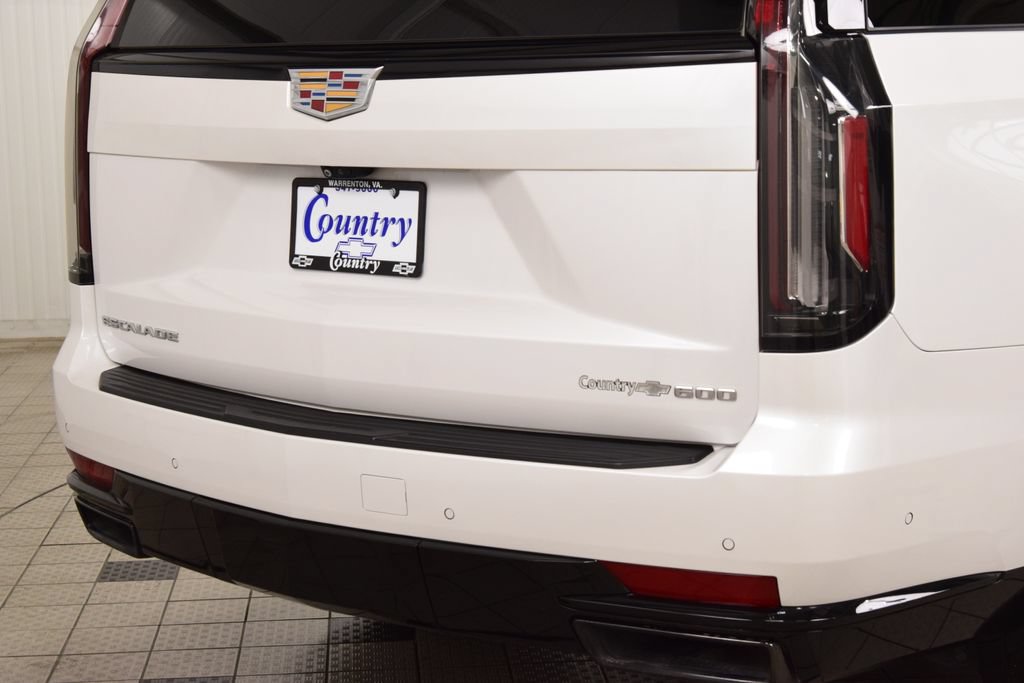 Used 2023 Cadillac Escalade ESV Sport Platinum w/ Heavy-Duty Trailer Package AWD/4WD image 21