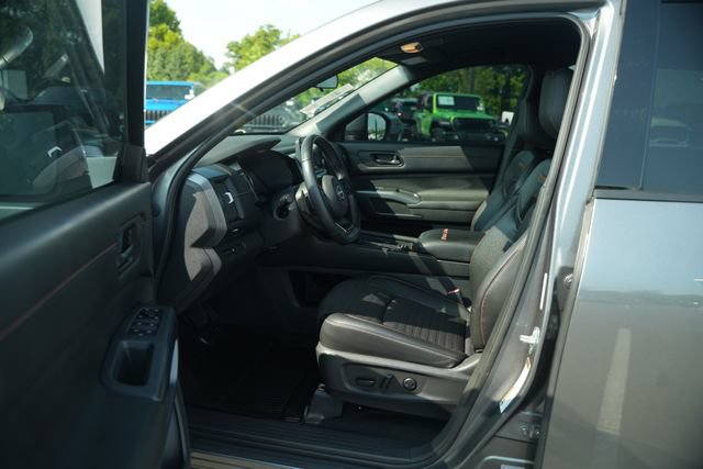 Used 2023 Nissan Pathfinder Rock Creek AWD/4WD image 12