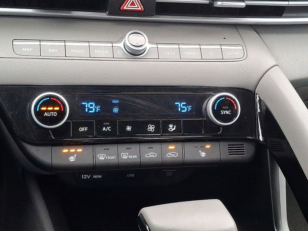 Used 2023 Hyundai Elantra SEL w/ Convenience Package image 17