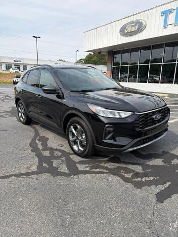 New 2025 Ford Escape ST-Line w/ Cold Weather Package FWD image 3