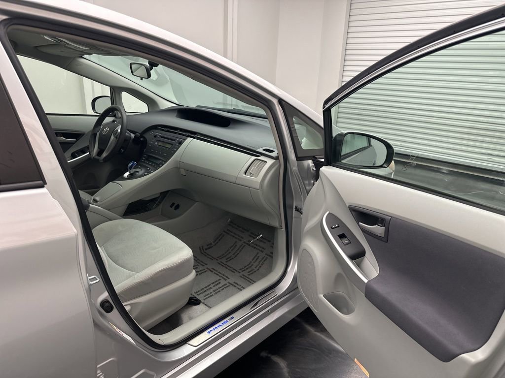Used 2010 Toyota Prius Three image 8