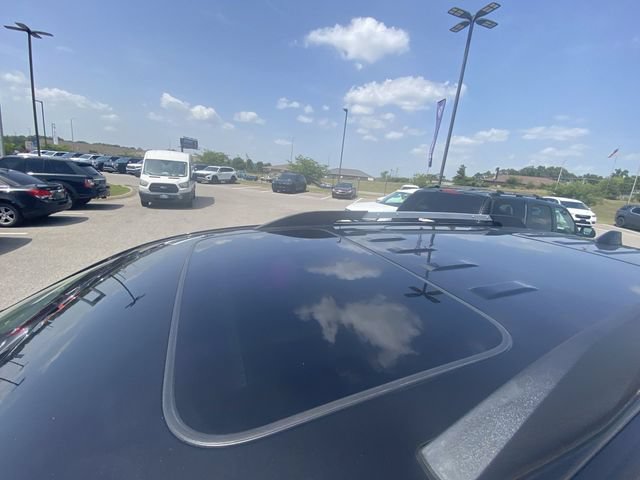 Used 2023 GMC Acadia SLT FWD image 3