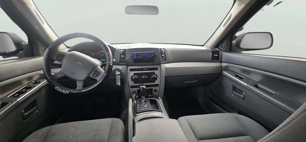 Used 2007 Jeep Grand Cherokee Laredo w/ Cargo Convenience Group image 8