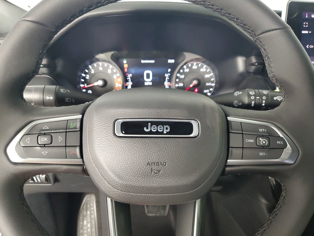 New 2026 Jeep Compass Latitude image 25