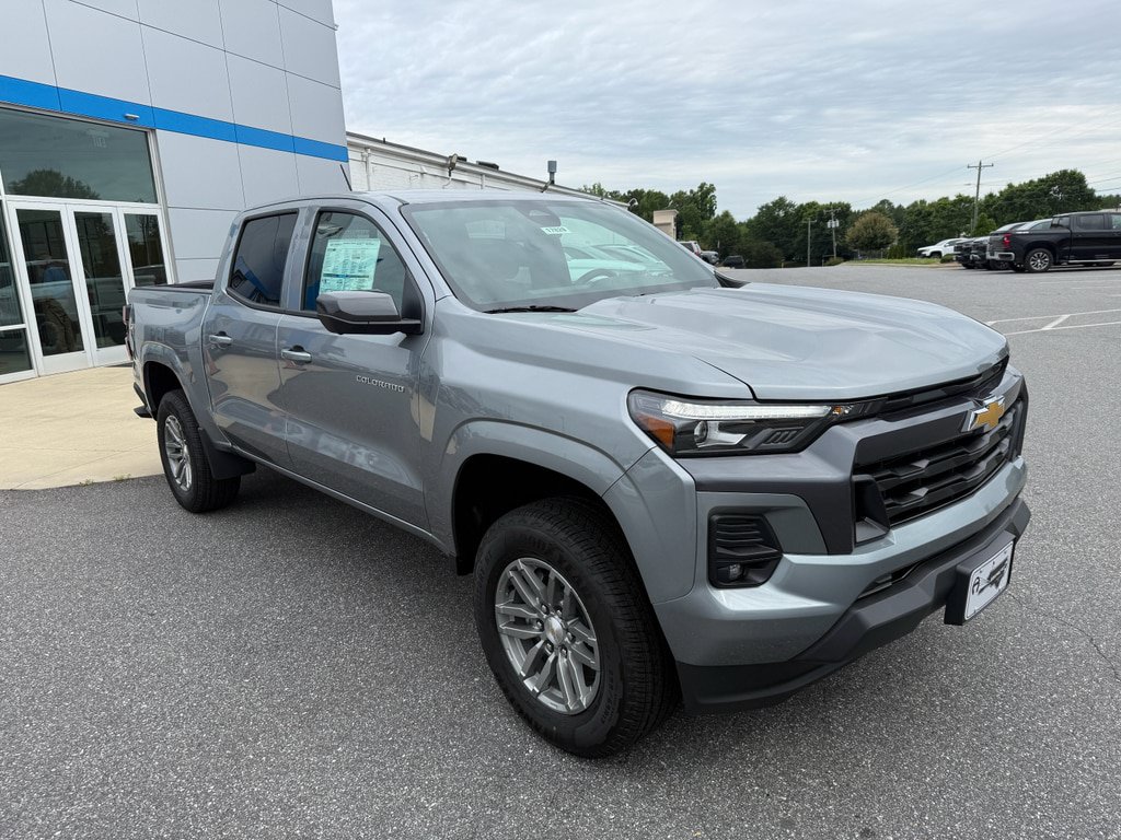New 2026 Chevrolet Colorado LT w/ LT Convenience Package AWD/4WD image 2
