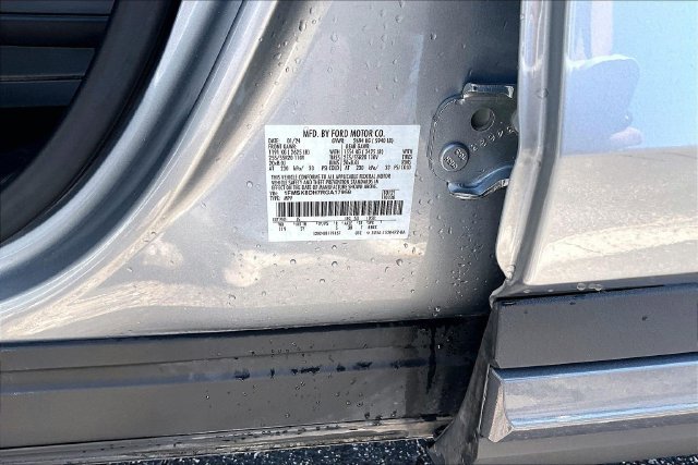 Used 2024 Ford Explorer XLT w/ Equipment Group 202A AWD/4WD image 19