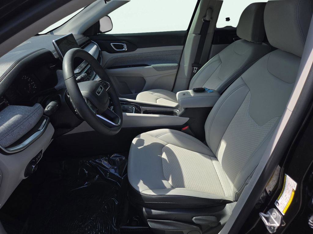 Used 2022 Jeep Compass Latitude w/ Sun and Sound Group image 17