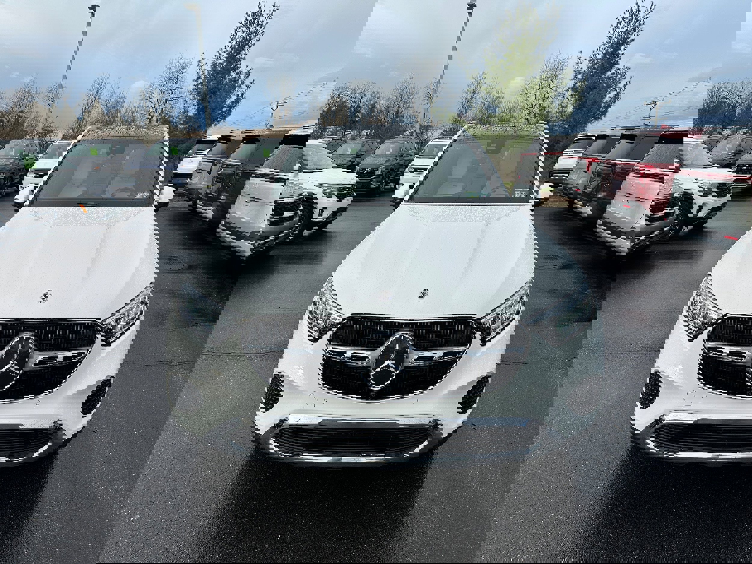 Used 2023 Mercedes-Benz GLC 300 4MATIC image 2