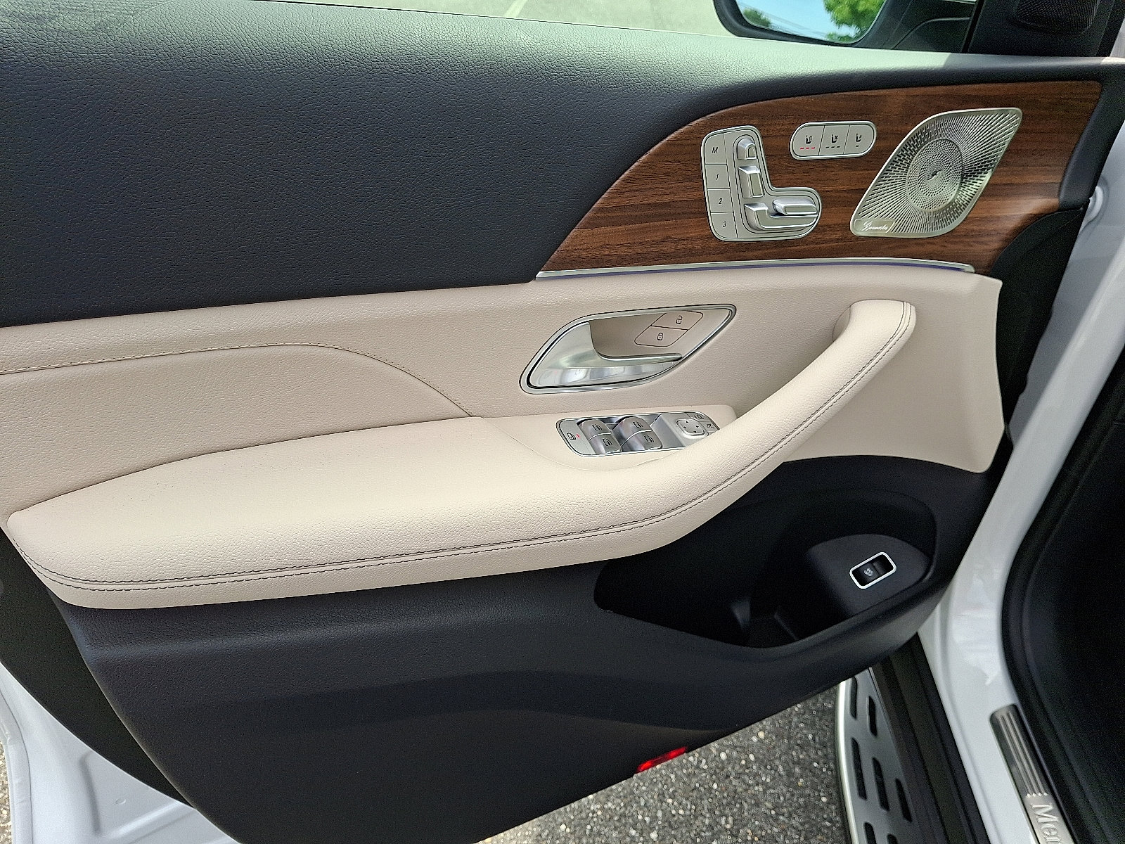 New 2026 Mercedes-Benz GLS 450 4MATIC image 7