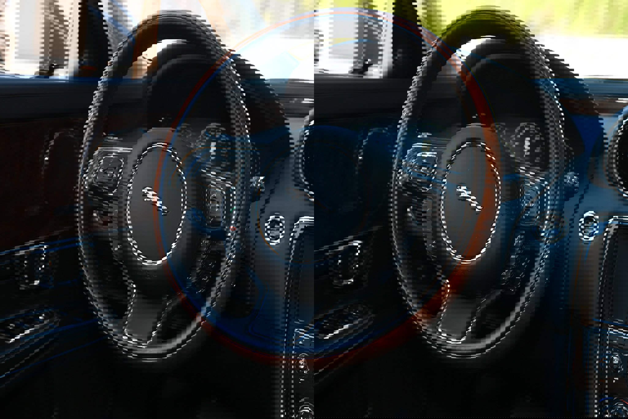 Used 2017 Jaguar XJ L Portfolio image 32