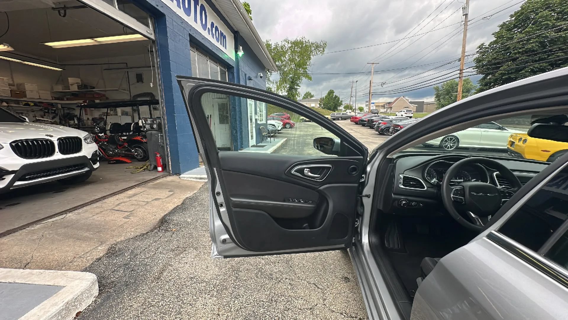 Used 2016 Chrysler 200 Limited FWD image 16