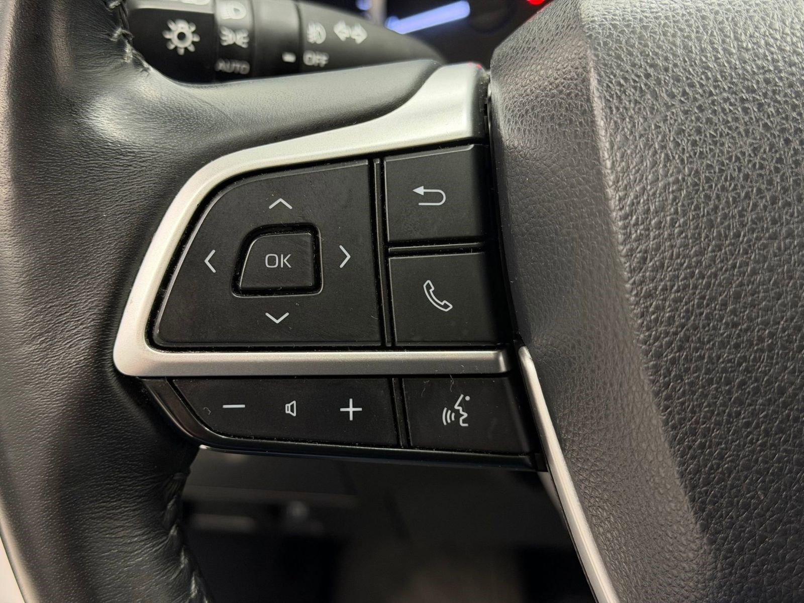 Used 2023 Toyota Highlander XSE image 15
