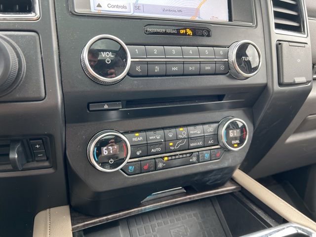 Used 2018 Ford Expedition Limited w/ Equipment Group 301A AWD/4WD image 16