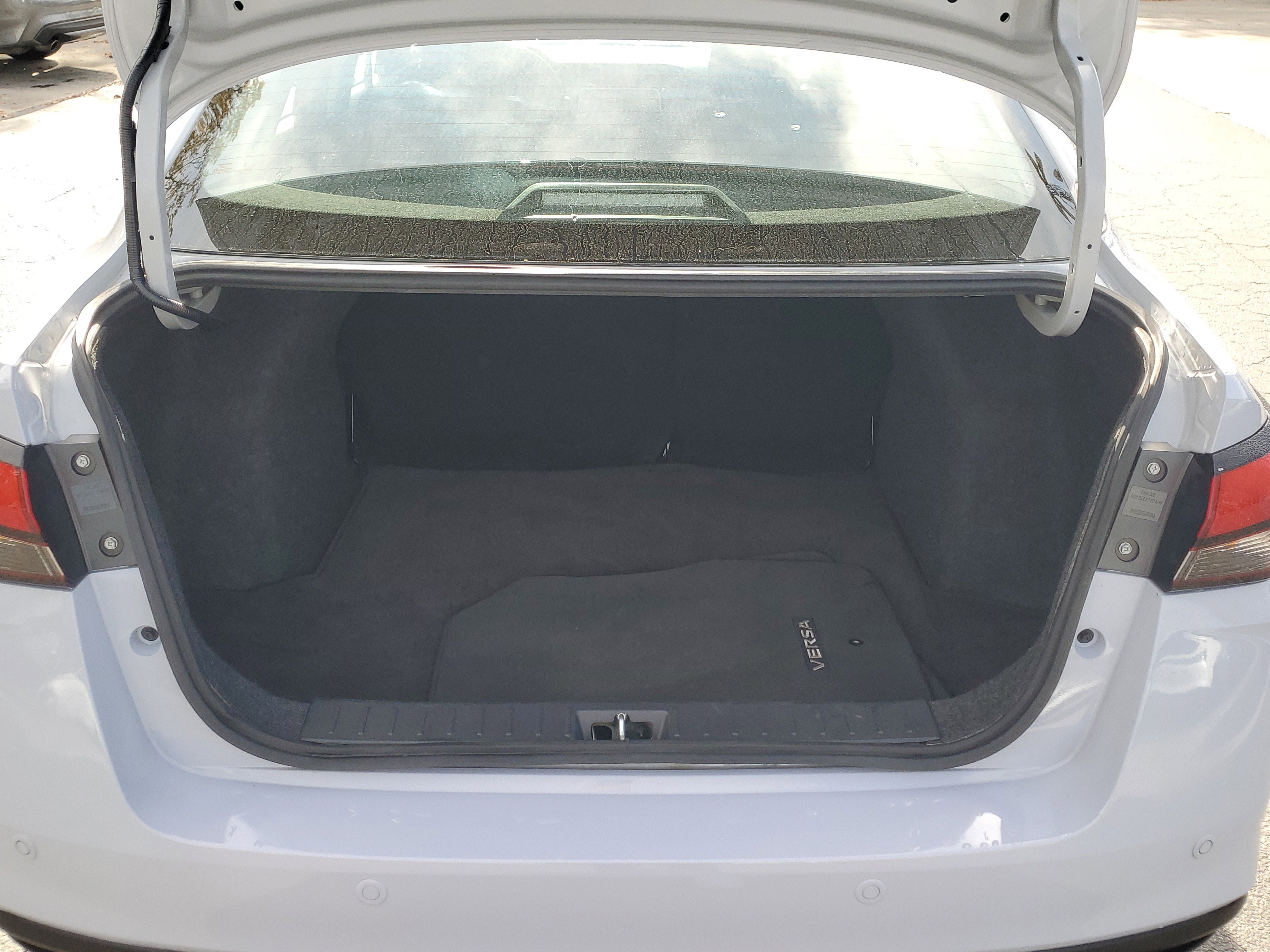 Certified 2025 Nissan Versa SV image 9