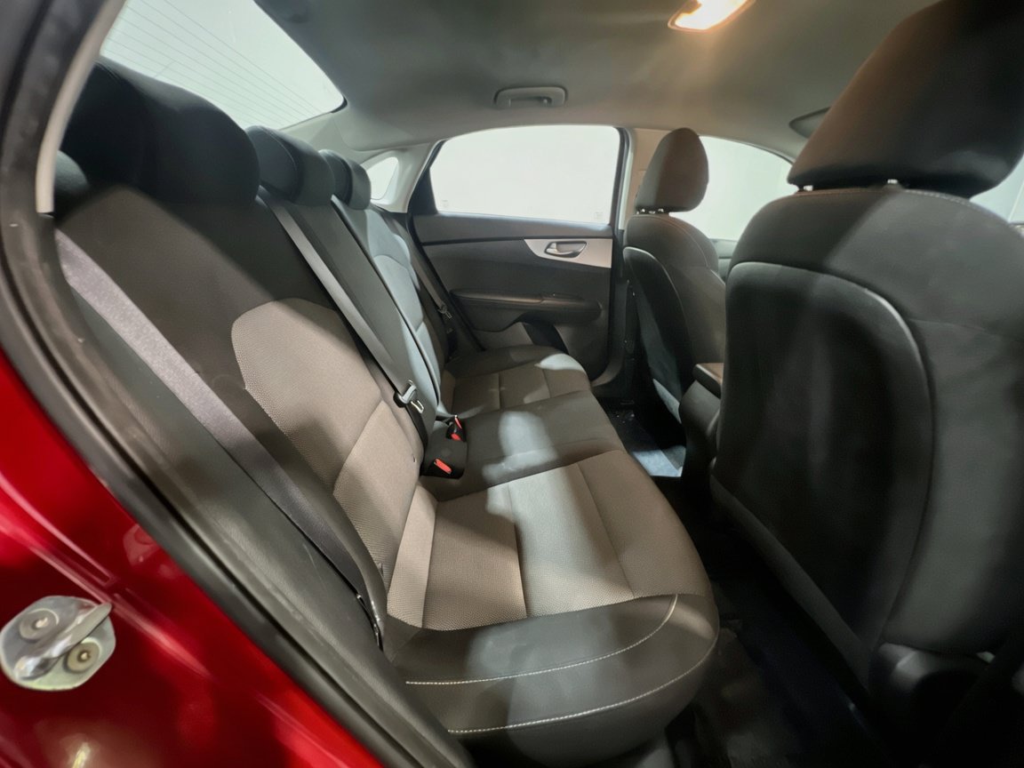 Used 2022 Kia Forte LXS FWD image 18