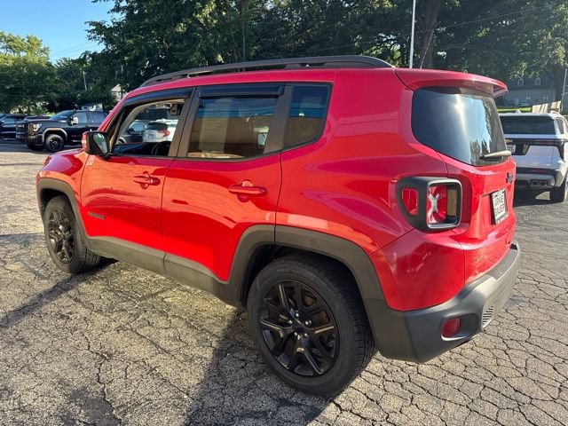 Used 2019 Jeep Renegade Altitude w/ UConnect 8.4 Nav Group FWD image 4