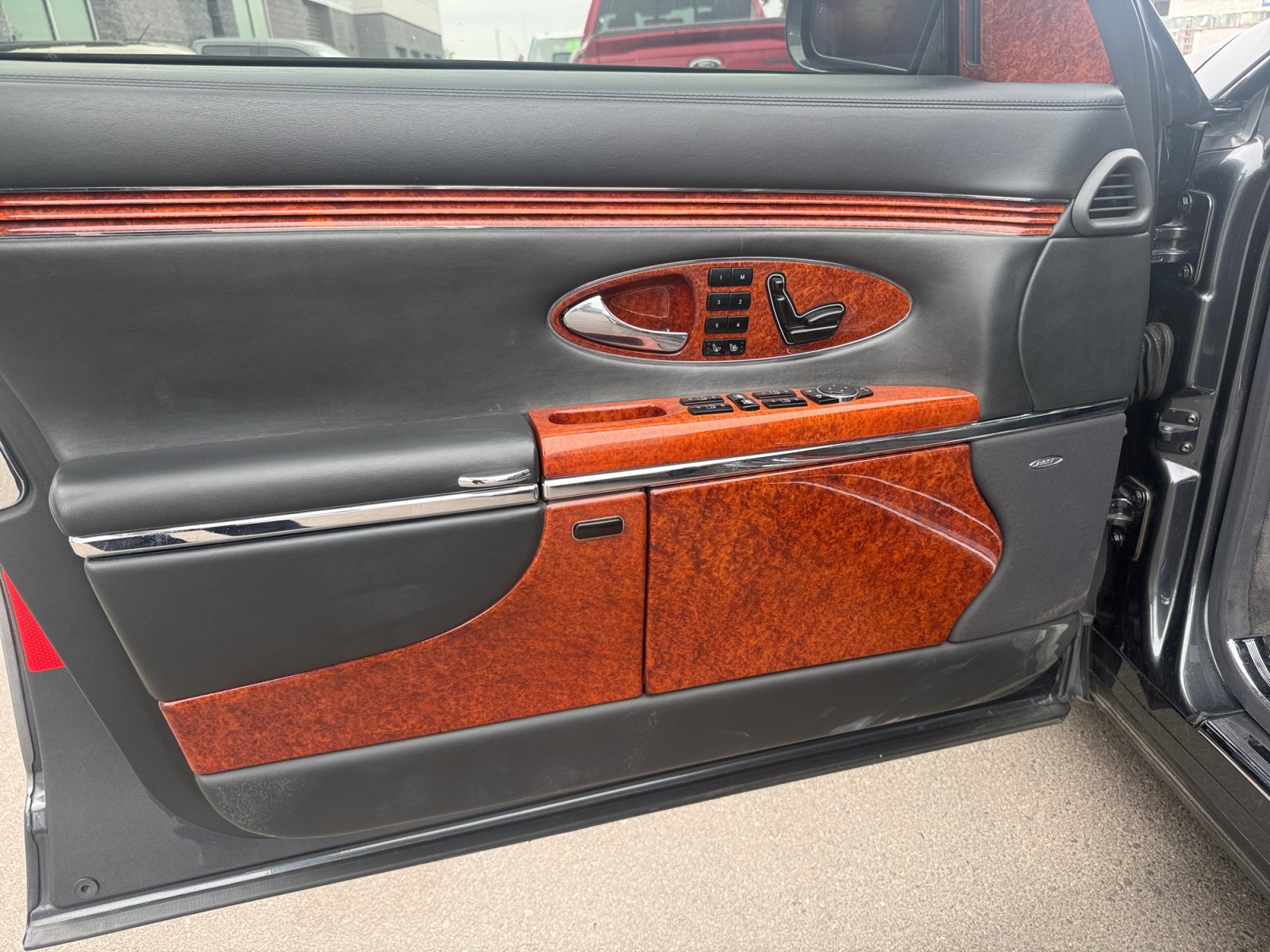 Used 2005 Maybach 57 RWD image 14