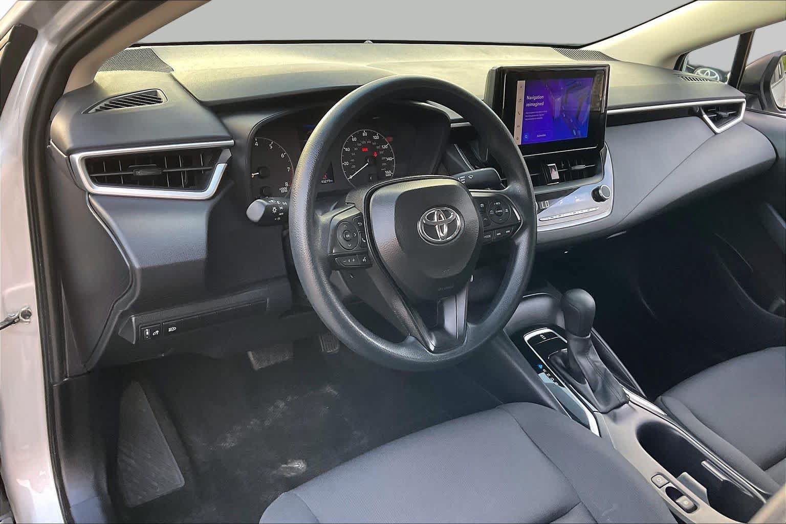 Used 2024 Toyota Corolla LE FWD image 17
