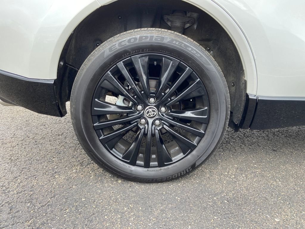 Used 2023 Toyota Venza Nightshade image 9