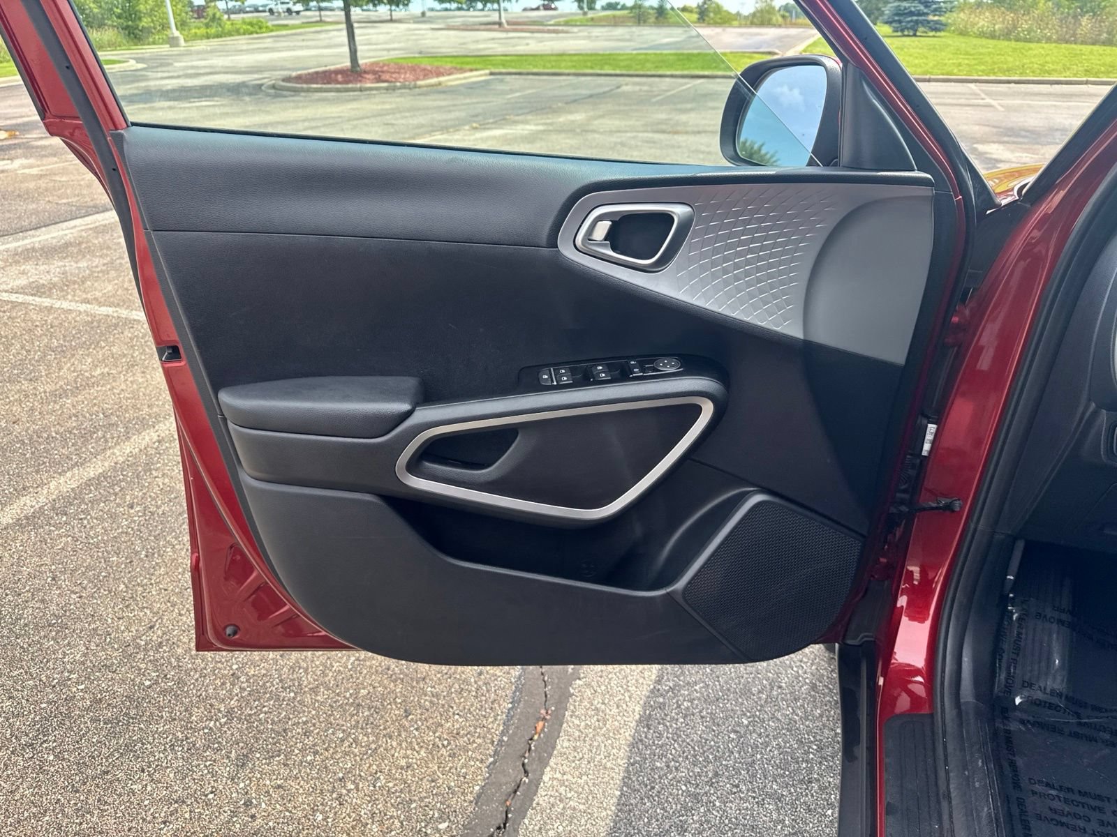 Used 2023 Kia Soul LX FWD image 12