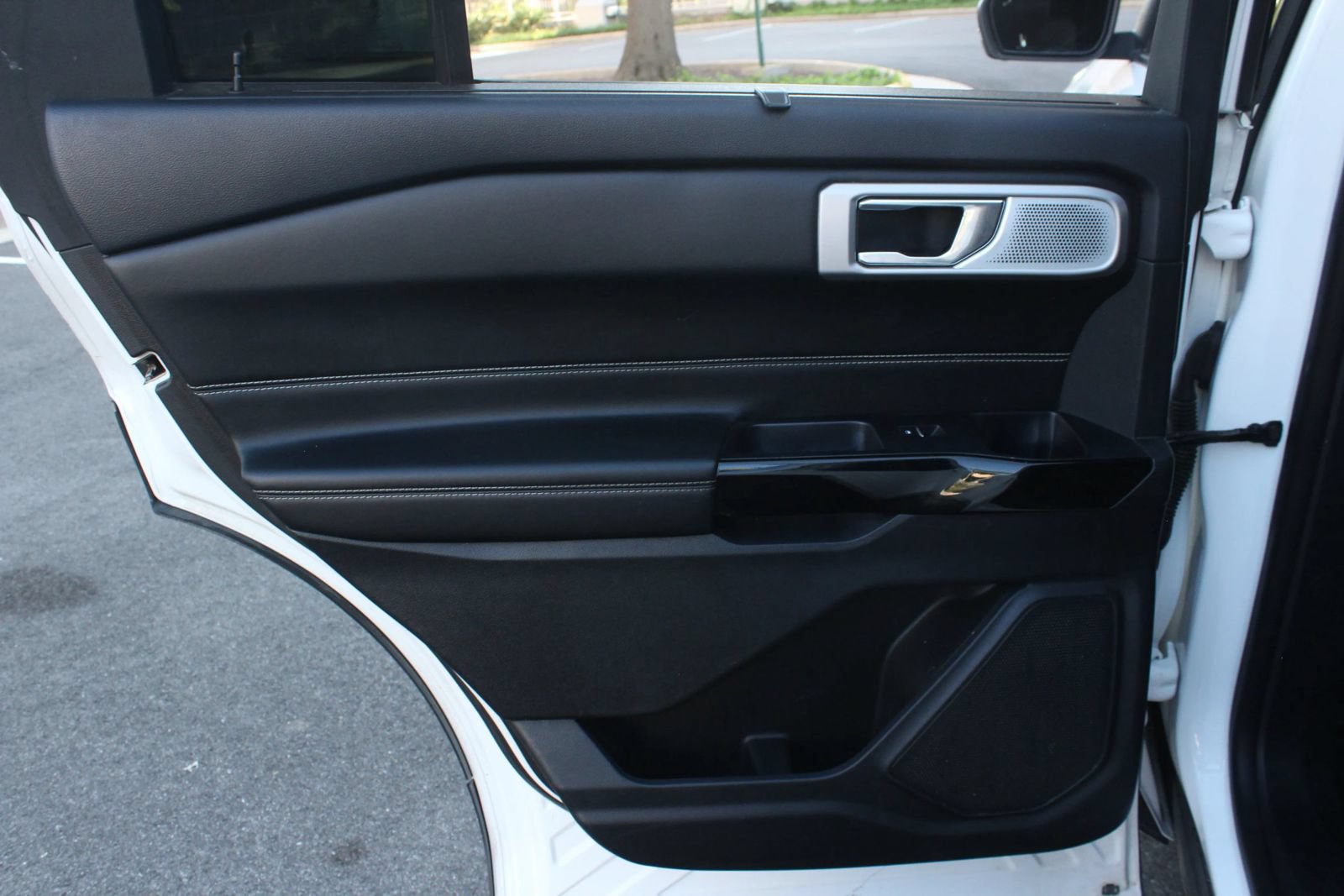 Used 2022 Ford Explorer ST w/ Equipment Group 401A AWD/4WD image 18
