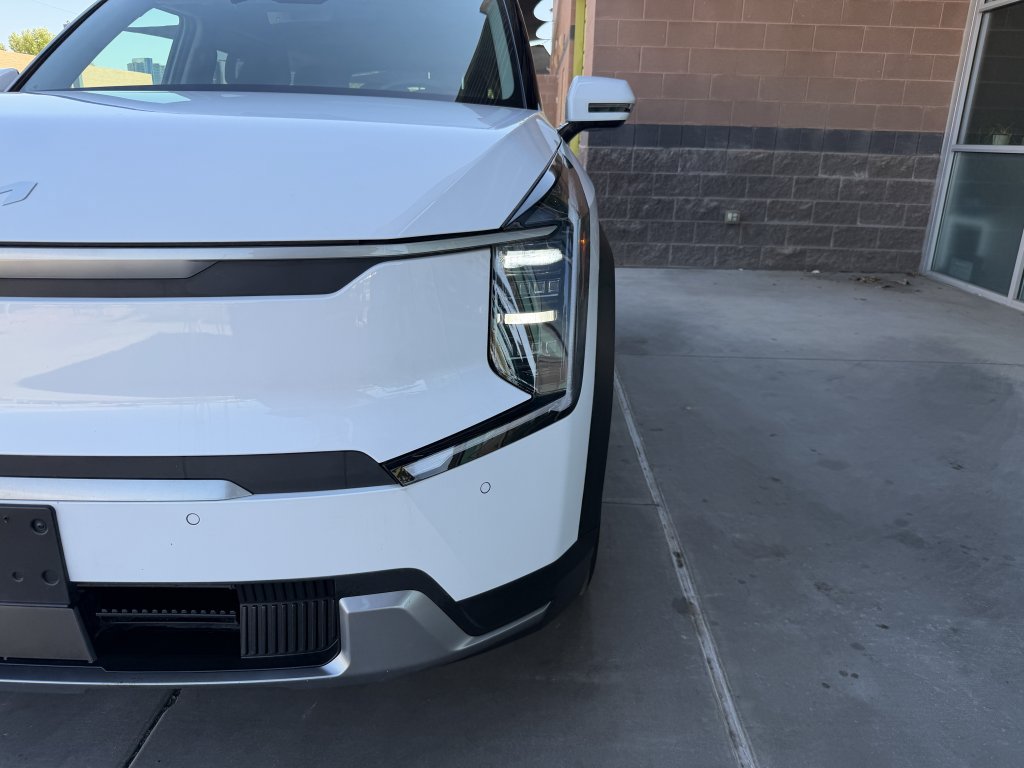 Used 2025 Kia EV9 Wind AWD/4WD image 11